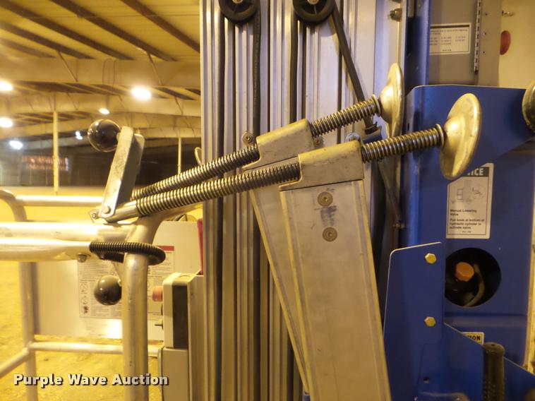 image for item AP9557 1999 Genie AWP-25S man lift