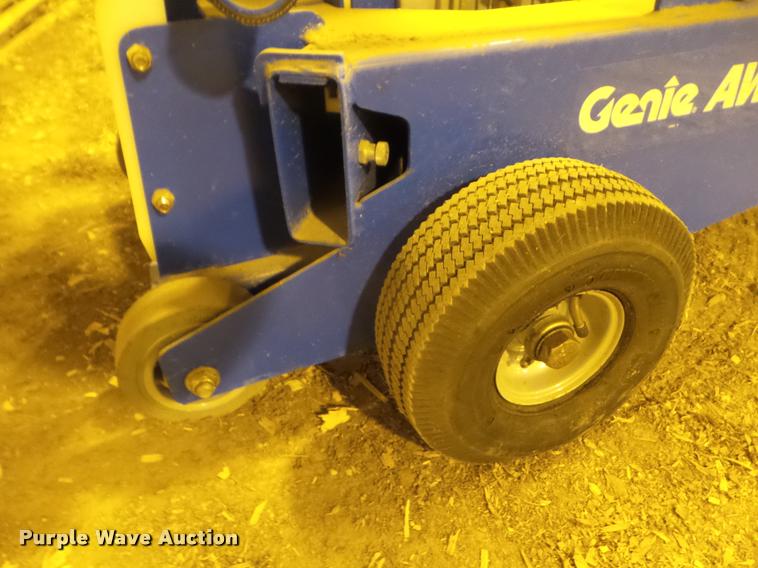image for item AP9557 1999 Genie AWP-25S man lift