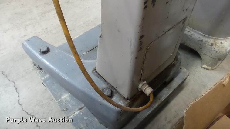 image for item BU9041 Hobart D300 mixer