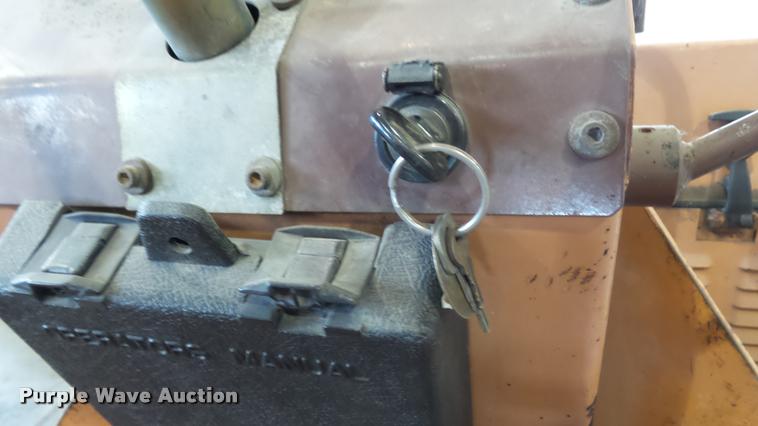 image for item BU9115 Case 252 double drum roller