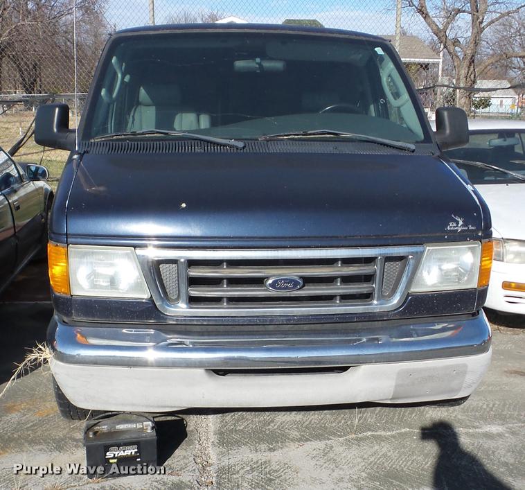 image for item BZ9522 2003 Ford E-150 van