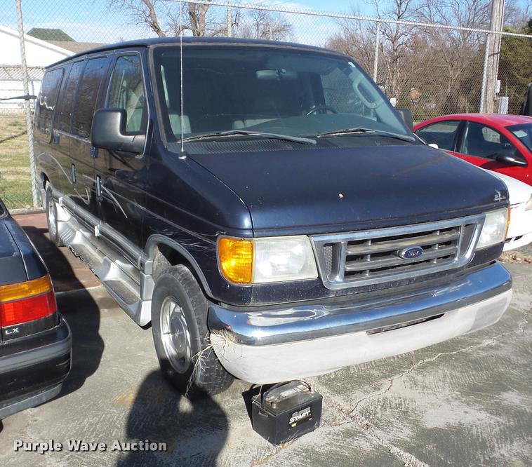 image for item BZ9522 2003 Ford E-150 van