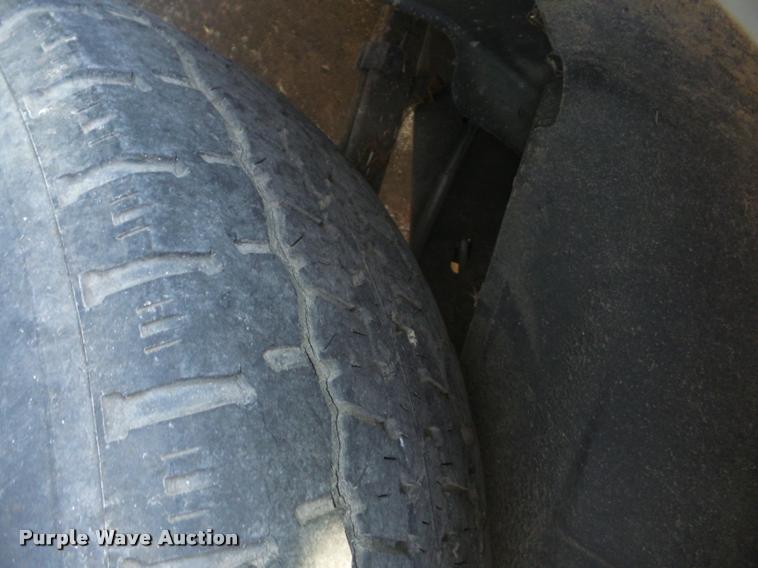 image for item BZ9522 2003 Ford E-150 van