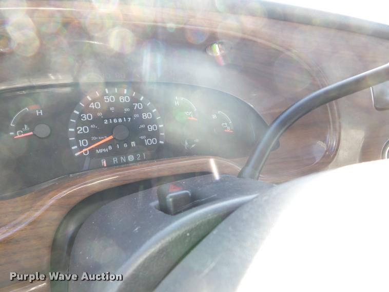 image for item BZ9522 2003 Ford E-150 van