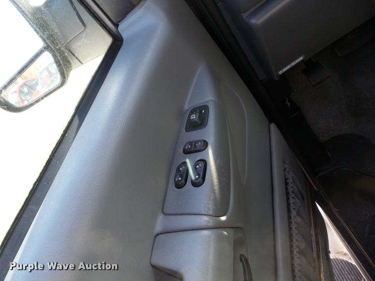 image for item BZ9522 2003 Ford E-150 van