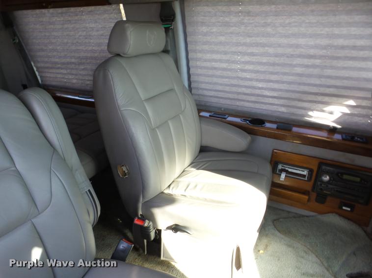 image for item BZ9522 2003 Ford E-150 van