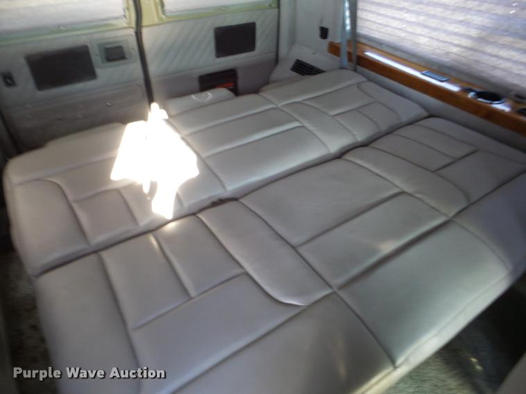 image for item BZ9522 2003 Ford E-150 van