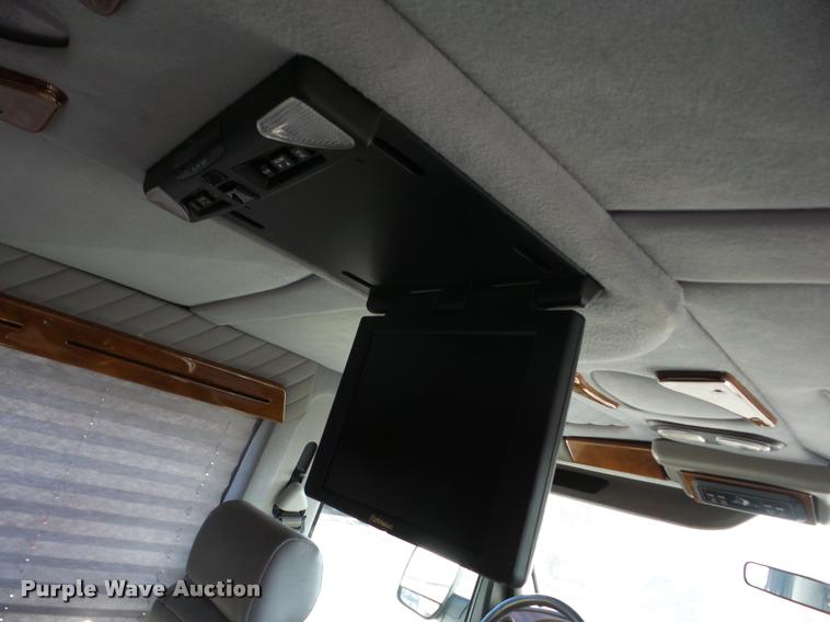 image for item BZ9522 2003 Ford E-150 van