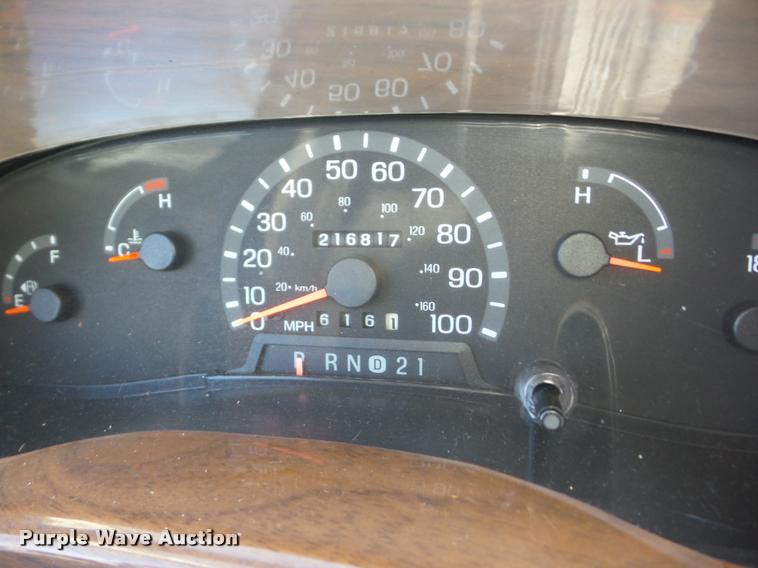 image for item BZ9522 2003 Ford E-150 van