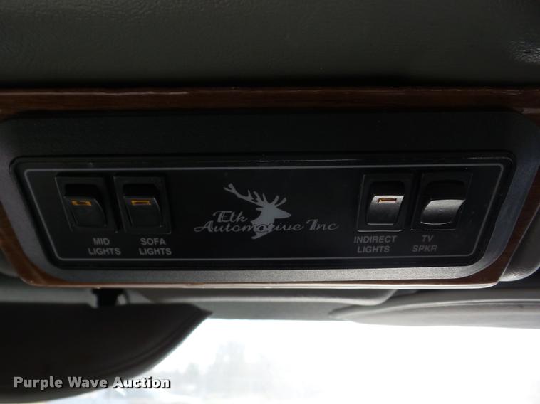 image for item BZ9522 2003 Ford E-150 van