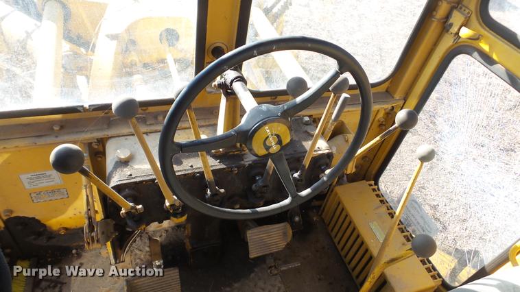 image for item DA2207 Caterpillar 120 motor grader