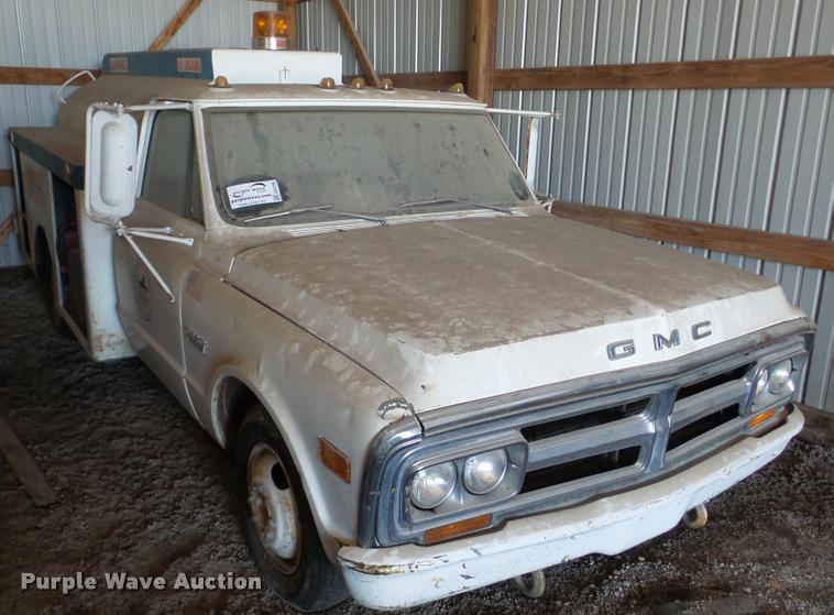 image for item DA2208 1971 GMC 3500 fuel truck