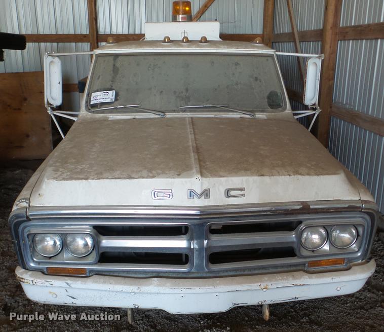 image for item DA2208 1971 GMC 3500 fuel truck