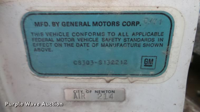 image for item DA2208 1971 GMC 3500 fuel truck