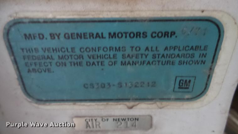 image for item DA2208 1971 GMC 3500 fuel truck