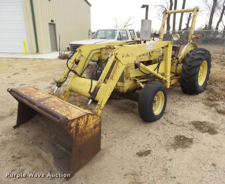 image for item DB1786 1974 Ford 3550 tractor