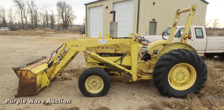 image for item DB1786 1974 Ford 3550 tractor