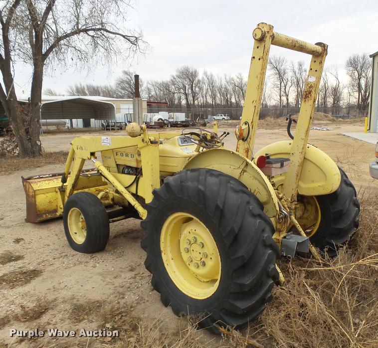 image for item DB1786 1974 Ford 3550 tractor