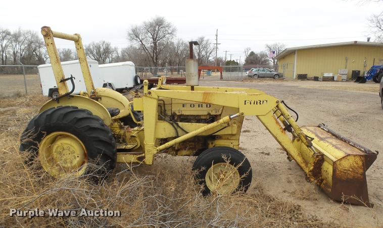 image for item DB1786 1974 Ford 3550 tractor