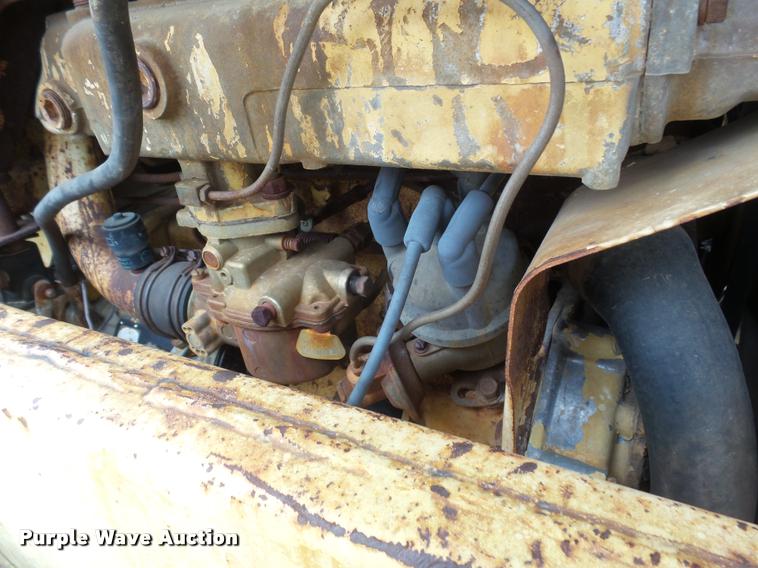 image for item DB1786 1974 Ford 3550 tractor