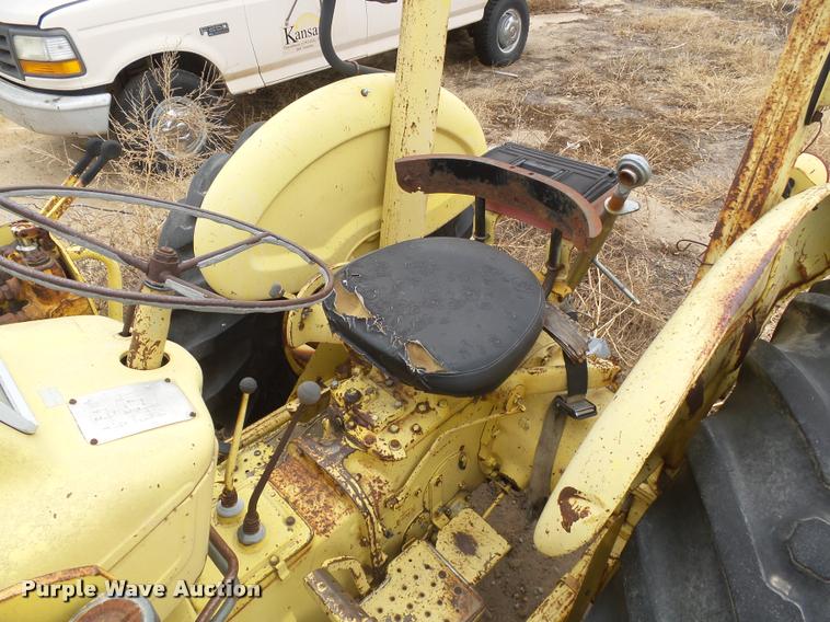 image for item DB1786 1974 Ford 3550 tractor