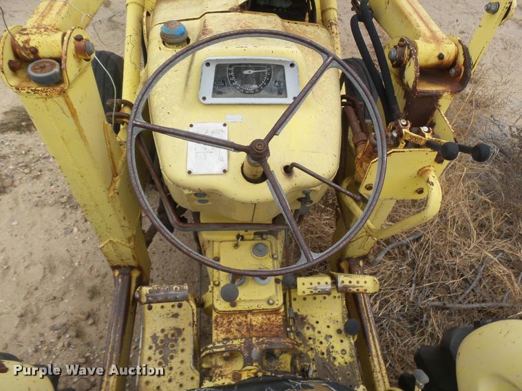 image for item DB1786 1974 Ford 3550 tractor