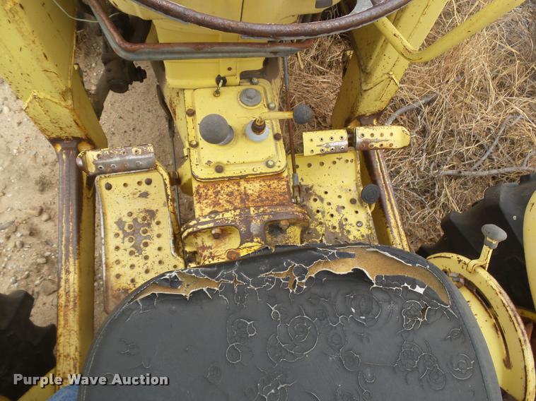 image for item DB1786 1974 Ford 3550 tractor