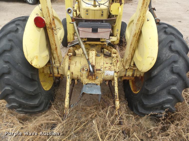 image for item DB1786 1974 Ford 3550 tractor