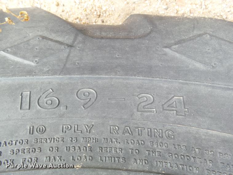 image for item DB1786 1974 Ford 3550 tractor