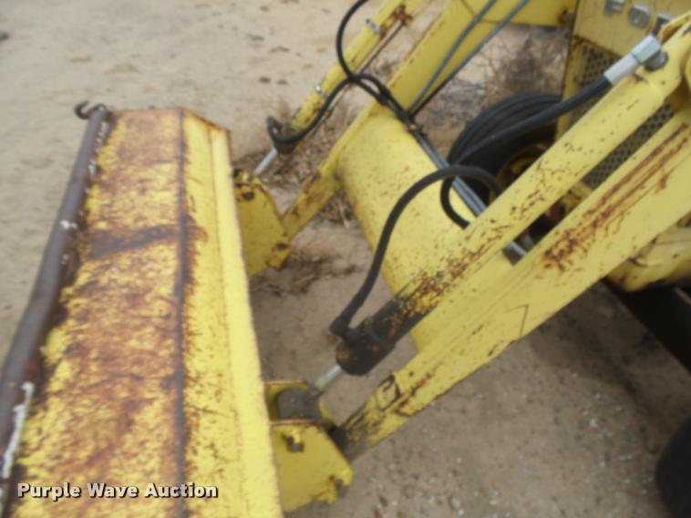 image for item DB1786 1974 Ford 3550 tractor