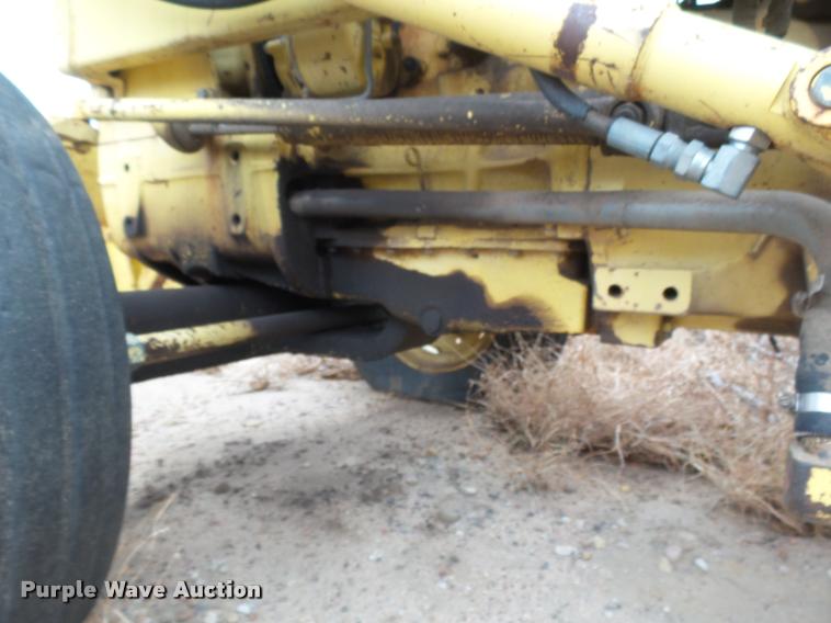 image for item DB1786 1974 Ford 3550 tractor