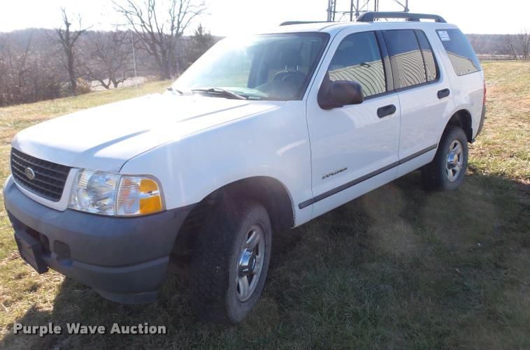 image for item DB2835 2005 Ford Explorer SUV