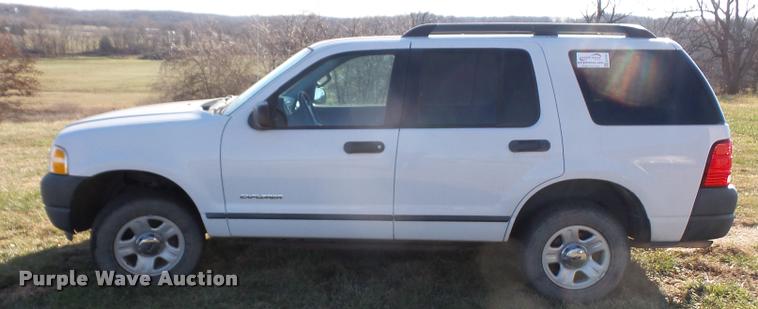 image for item DB2835 2005 Ford Explorer SUV