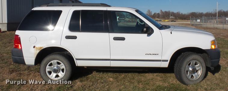 image for item DB2835 2005 Ford Explorer SUV
