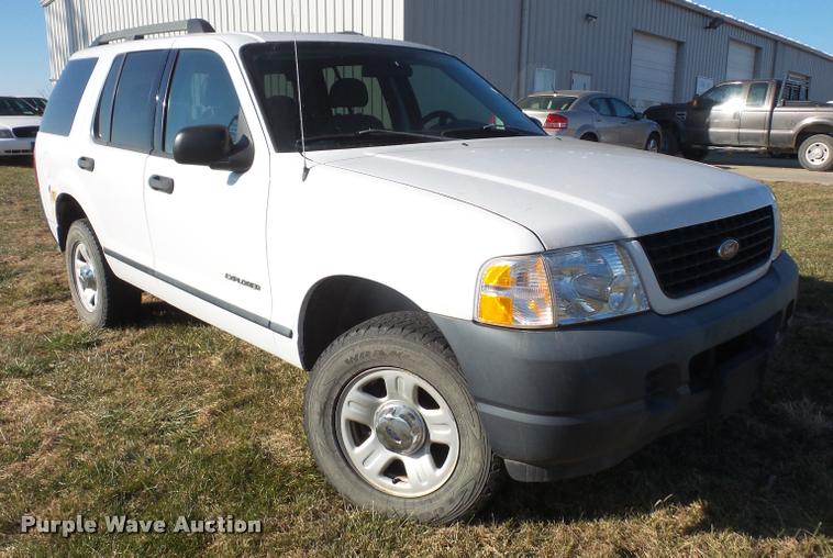 image for item DB2835 2005 Ford Explorer SUV