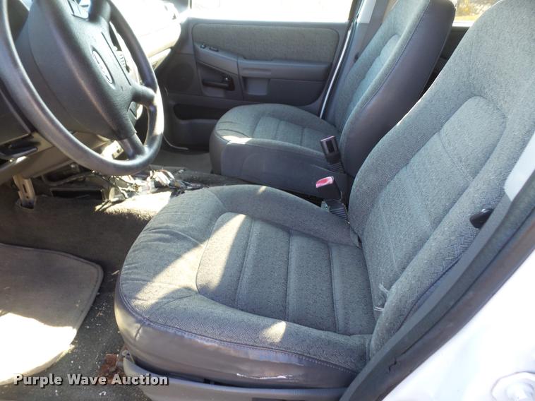 image for item DB2835 2005 Ford Explorer SUV