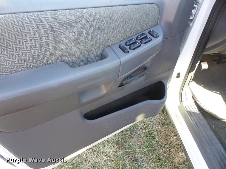 image for item DB2835 2005 Ford Explorer SUV