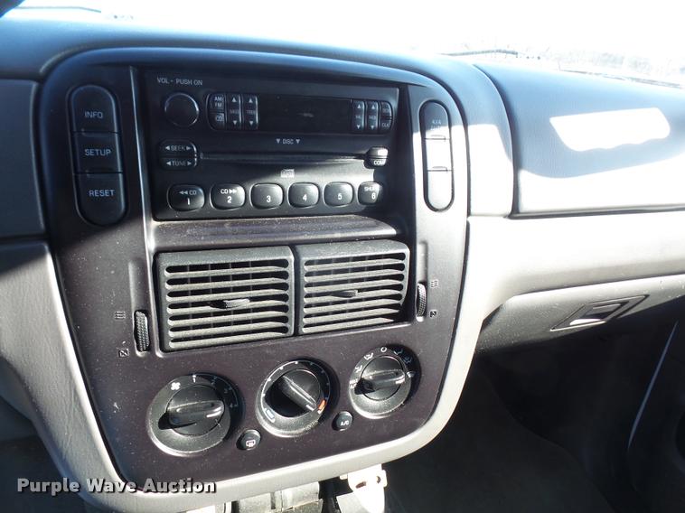 image for item DB2835 2005 Ford Explorer SUV