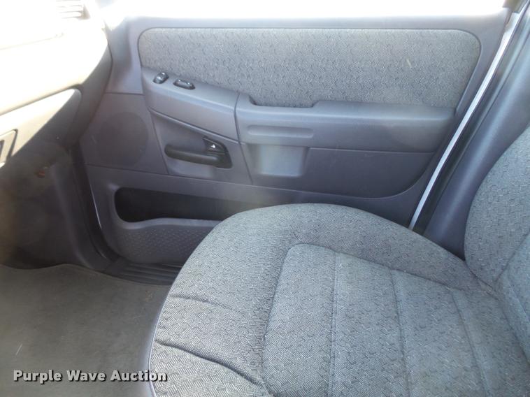 image for item DB2835 2005 Ford Explorer SUV