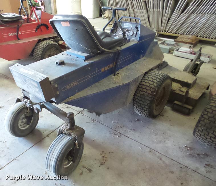 image for item DF9502 Denies Magnum 2200 lawn mower