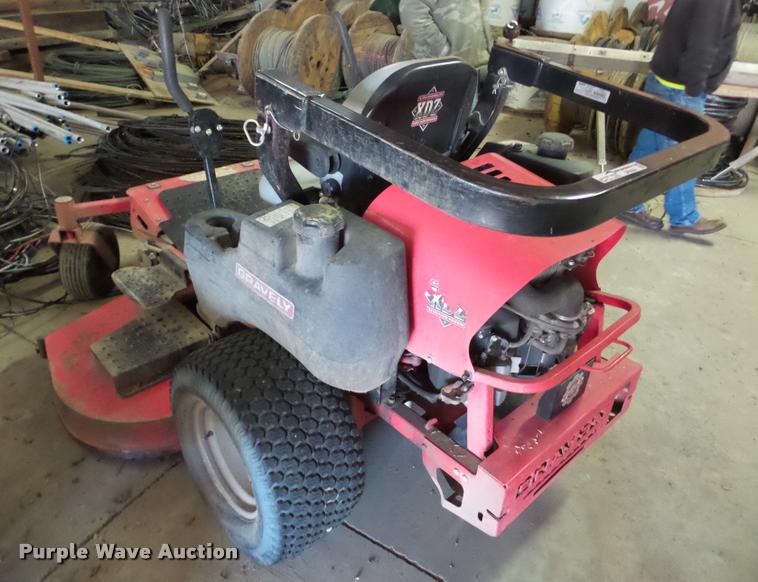 image for item DF9504 Gravely Promaster 272 lawn mower
