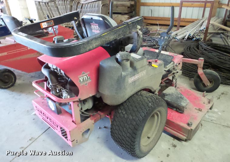 image for item DF9504 Gravely Promaster 272 lawn mower