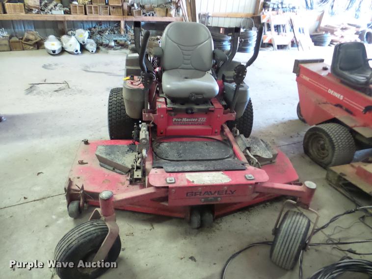 image for item DF9504 Gravely Promaster 272 lawn mower