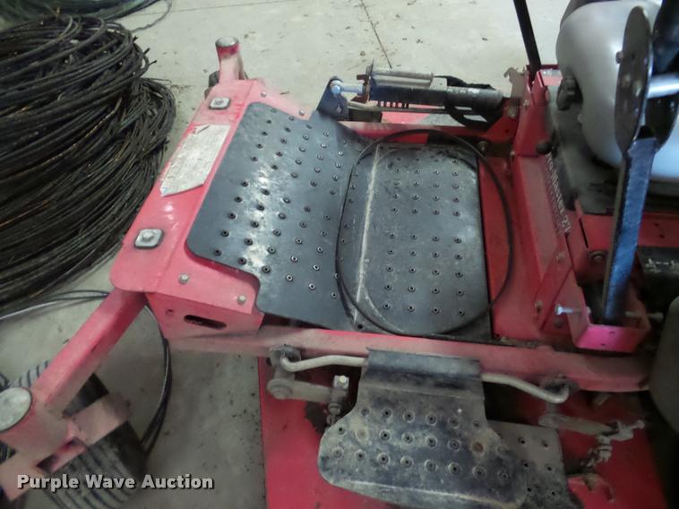 image for item DF9504 Gravely Promaster 272 lawn mower