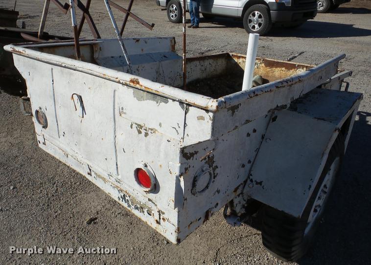 image for item DF9505 Utility trailer