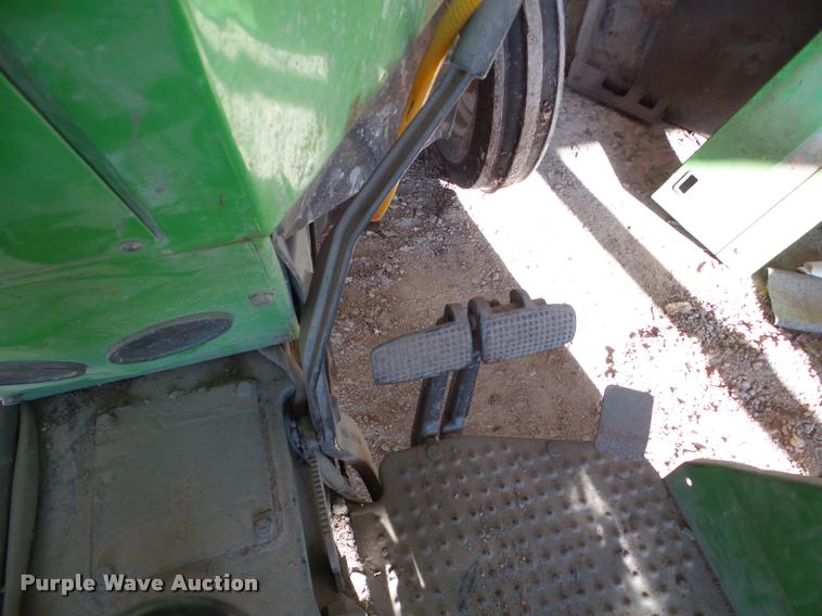 image for item DF9508 Deutz Allis F3L912 tractor