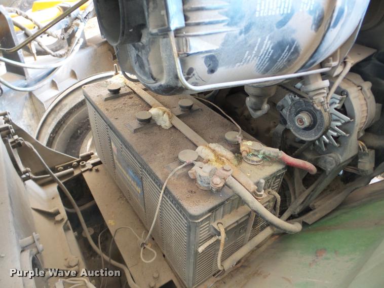 image for item DF9508 Deutz Allis F3L912 tractor