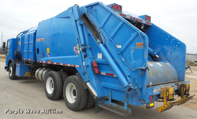 image for item DG9096 2006 Sterling Condor American Lafrance refuse truck