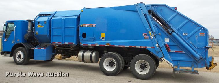 image for item DG9096 2006 Sterling Condor American Lafrance refuse truck