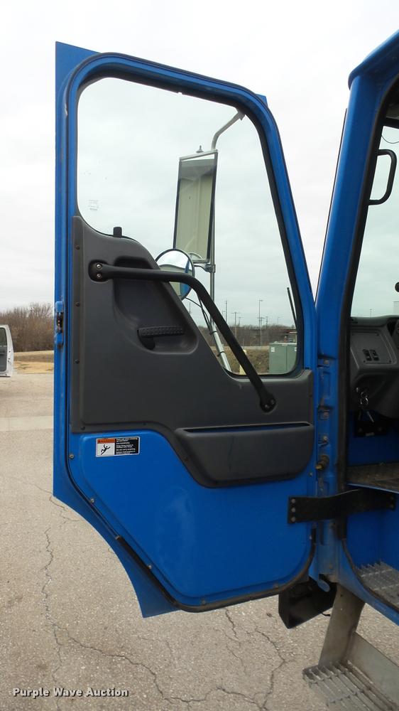 image for item DG9096 2006 Sterling Condor American Lafrance refuse truck